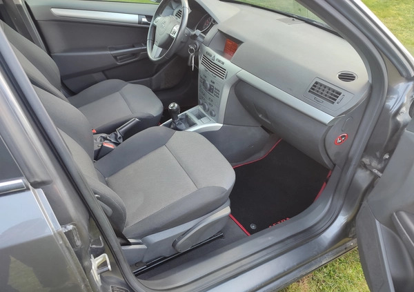 Opel Astra cena 13500 przebieg: 256000, rok produkcji 2010 z Łapy małe 254